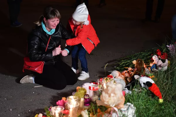 17 октябр дар Коллеҷи политехникии Керчи Қрим донишҷӯе ҷониби донишомӯзон тир кушод ва инфиҷор ба амал овард - Sputnik Тоҷикистон