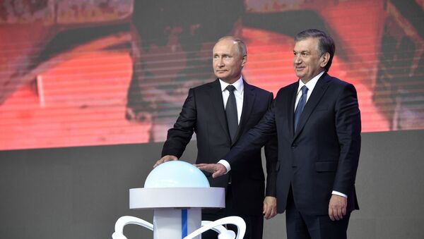 Президент РФ Владимир Путин и президент Узбекистана Шавкат Мирзиёев дали старт строительству первой в Узбекистане АЭС - Sputnik Таджикистан