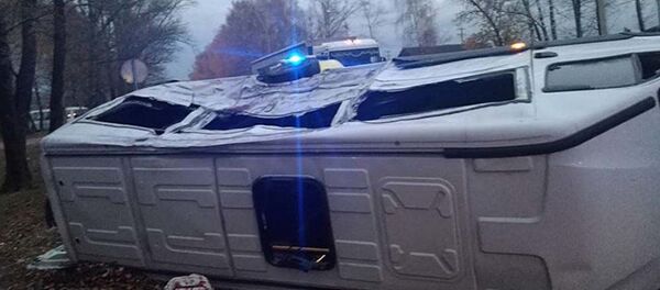 На месте ДТП с участием автобуса и микроавтобуса в Дмитровском районе Подмосковья - Sputnik Таджикистан