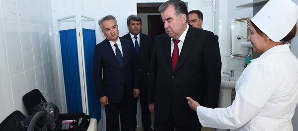 Эмомали Рахмон принял участие в открытии Центра здоровья в Согдийской области Эмомали Рахмон принял участие в открытии Центра здоровья в Согдийской области - Sputnik Таджикистан