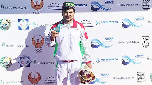 Шахриёр Даминов, победитель Азиатских игр по байдарке в Самарканде - Sputnik Таджикистан