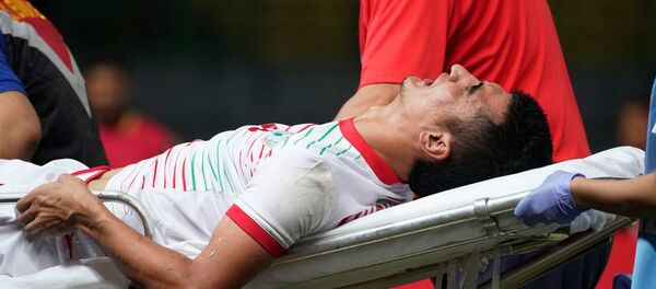 Ҷароҳати Зиёвуддин Фузайлов, ҳимоятгари тоҷик дар бозӣ бо тими Малайзия - Sputnik Тоҷикистон