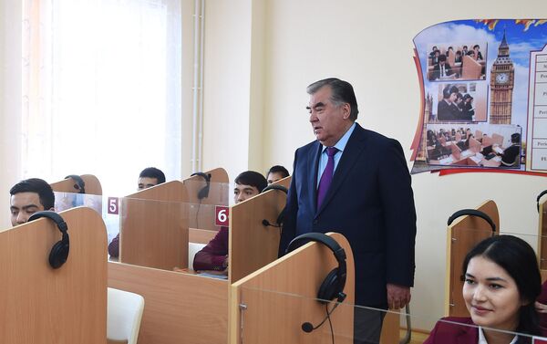Эмомали Рахмон открыл гимназию номер 1 в городе Худжанде - Sputnik Тоҷикистон