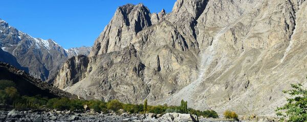 Таджикско-афганская граница. Река на Западном Памире в Таджикистане, правый приток Пянджа. - Sputnik Тоҷикистон