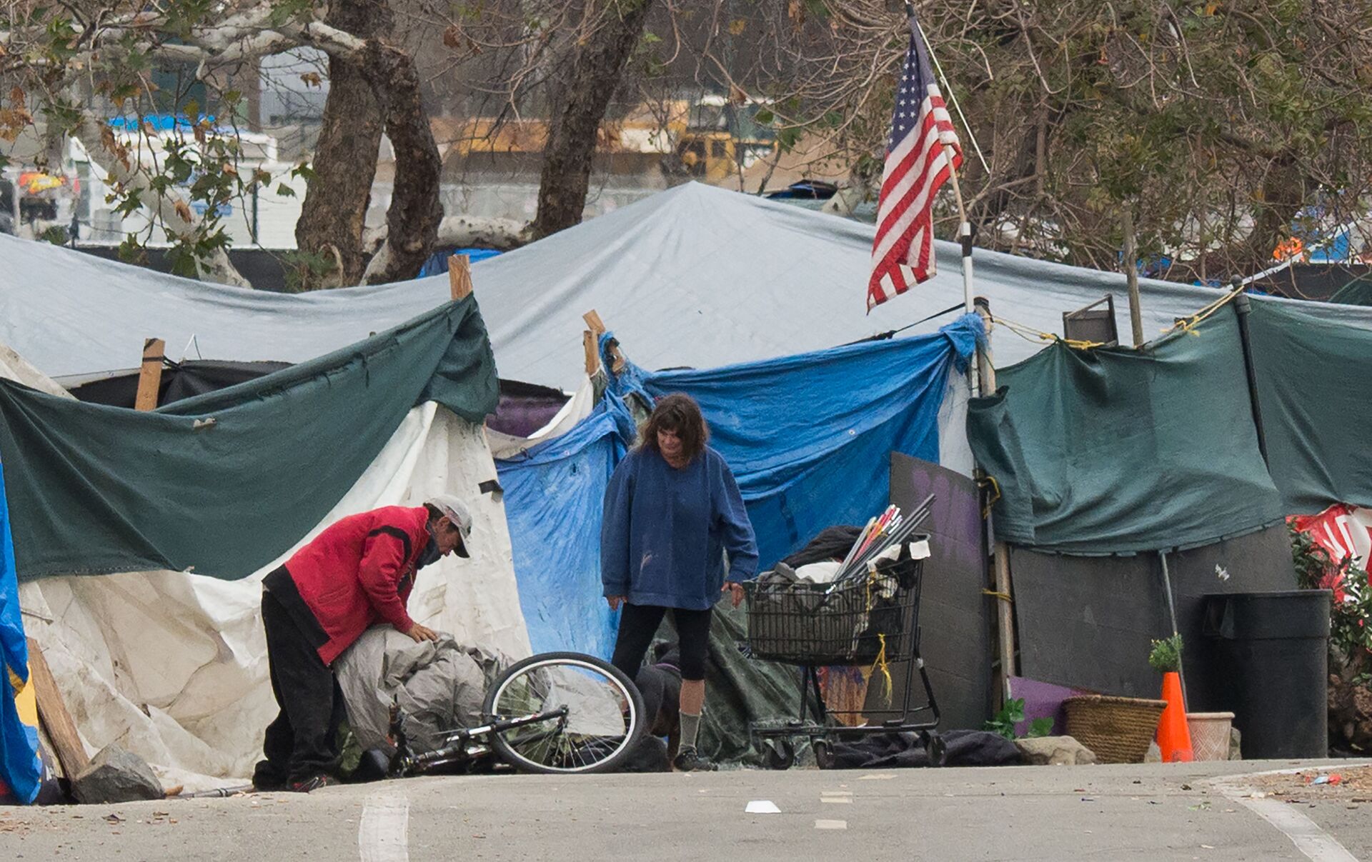 Палаточный лагерь бездомных в США