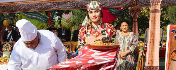 Таджикский плов, архивное фото Таджикский плов, архивное фото - Sputnik Таджикистан