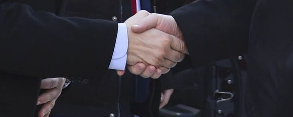 Рукопожатие, архивное фото - Sputnik Тоҷикистон