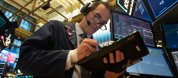 Трейдер на Нью Йоркской фондовой бирже, архивное фото - Sputnik Таджикистан