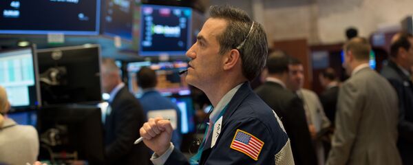 Трейдер на Нью Йоркской фондовой бирже, архивное фото - Sputnik Таджикистан