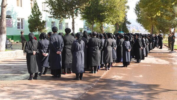 Заключенные женщины в женской исправительно-трудовой колонии в Таджикистане - Sputnik Таджикистан