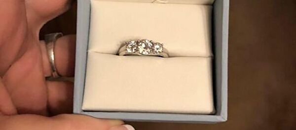 Скриншот поста с фотографией обручального кольца, опубликованный на Reddit - Sputnik Таджикистан