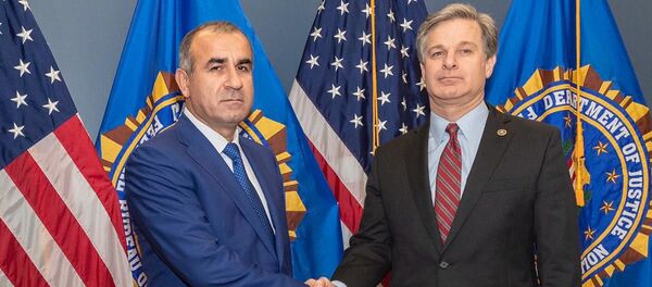 Генеральный прокурор Республики Таджикистан с директором ФБР США - Sputnik Тоҷикистон
