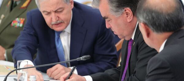 Президент Таджикистана Эмомали Рахмон во время заседания Совета коллективной безопасности ОДКБ в Астане - Sputnik Тоҷикистон