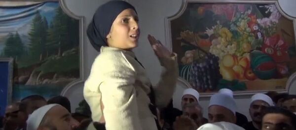 Освобождение женщин и детей,  взятых в заложники террористами в Сирии - Sputnik Таджикистан