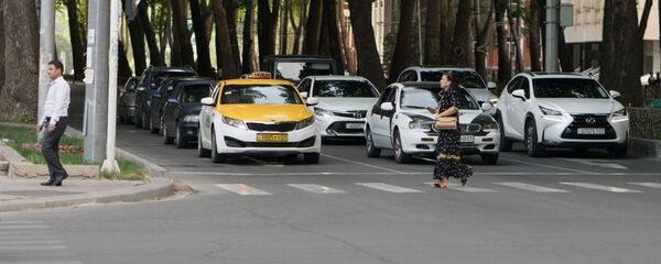 Дорога в городе Душанбе, архивное фото - Sputnik Тоҷикистон