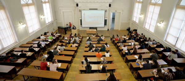 Студенты в аудитории - Sputnik Таджикистан