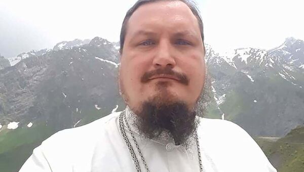 Заведующий канцелярией Душанбинской и Таджикистанской епархии иеромонах Владимир Мухин - Sputnik Таджикистан
