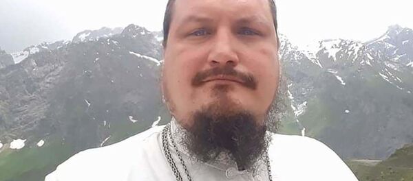 Заведующий канцелярией Душанбинской и Таджикистанской епархии иеромонах Владимир Мухин - Sputnik Таджикистан