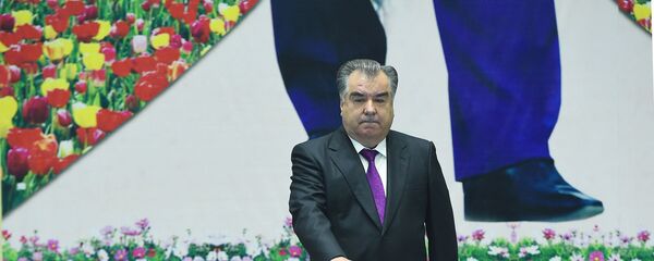 Президент Таджикистана Эмомали Рахмон запустил работу первого агрегата Рогунской ГЭС Президент Таджикистана Эмомали Рахмон запустил работу первого агрегата Рогунской ГЭС - Sputnik Тоҷикистон