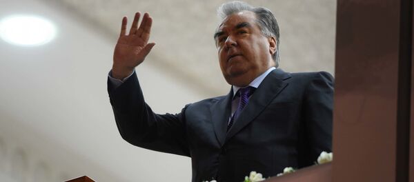 Эмомали Рахмон на церемонии в честь запуска первого агрегата Рогунской ГЭС - Sputnik Тоҷикистон
