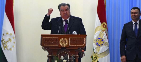 Президент Таджикистана Эмомали Рахмон на открытии первого гидроагрегата на Рогунской ГЭС в Таджикистане Президент Таджикистана Эмомали Рахмон на открытии первого гидроагрегата на Рогунской ГЭС в Таджикистане - Sputnik Тоҷикистон