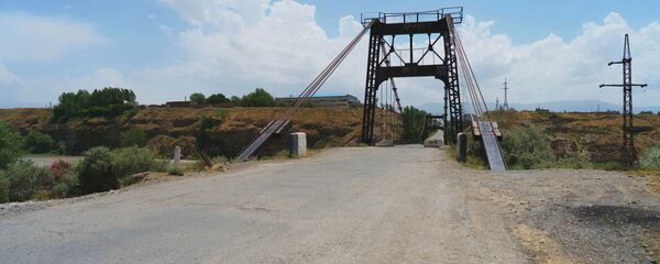 Мост через реку Зеравшан в городе Пенджикент, архивное фото - Sputnik Тоҷикистон