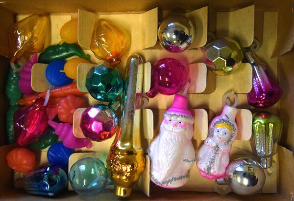 Старые новогодние игрушки, архивное фото - Sputnik Таджикистан