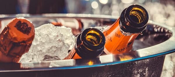 Бутылки шампанского, архивное фото - Sputnik Таджикистан