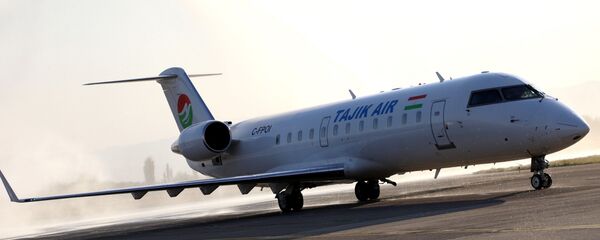 Самолет авиакомпании Таджик Эйр, архивное фото Самолет авиакомпании Таджик Эйр, архивное фото - Sputnik Тоҷикистон