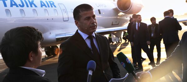 Пресс-секретарь национальной авиакомпании Таджик Эйр, Азиз Хайруллоев - Sputnik Тоҷикистон