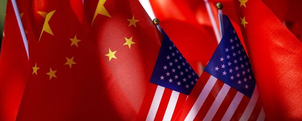 Флаги США и Китая, архивное фото - Sputnik Таджикистан