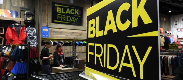 Акция черная пятница в магазине - Sputnik Таджикистан