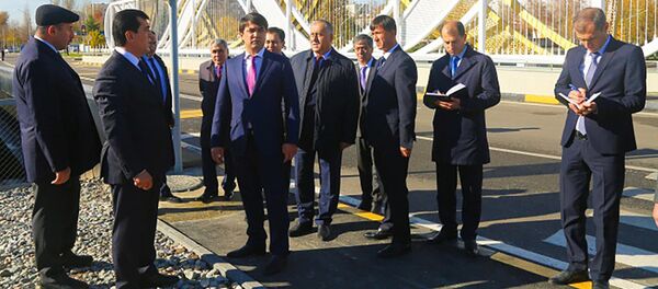 Рустам Эмомали открыл мост в районе сино города Душанбе - Sputnik Тоҷикистон