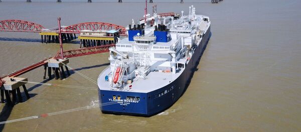 Российский танкер Владимир Русанов со сжиженным природным газом в порту города Наньтуна, КНР - Sputnik Таджикистан