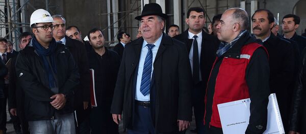 Эмомали Рахмон ознакомился с ходом строительства главной соборной мечети города Душанбе и Исламского института Таджикистана - Sputnik Тоҷикистон