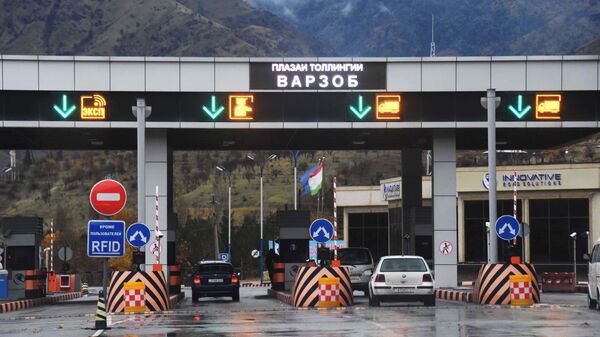 Платный участок дороги в Варзоб, архивное фото - Sputnik Таджикистан