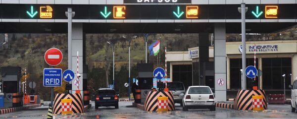 Платный участок дороги в Варзоб, архивное фото - Sputnik Тоҷикистон