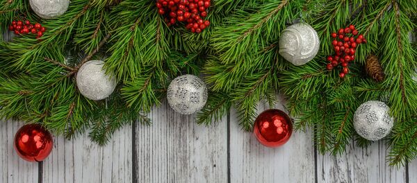 Новогодние украшения, архивное фото Новогодние украшения, архивное фото - Sputnik Таджикистан