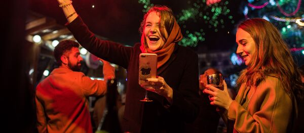 Празднование Нового года, архивное фото - Sputnik Таджикистан