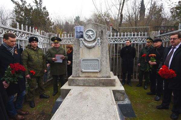 В Душанбе состоялось мероприятие, посвященное Дню Неизвестного Солдата и обороне Москвы - Sputnik Таджикистан