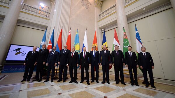 На церемонии фотографирования глав государств-участников Содружества Независимых Государств - Sputnik Таджикистан