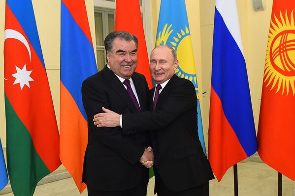 Президенты России Путин и Таджикистана Рахмон  - Sputnik Таджикистан