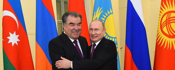 Президент России Путин и Президент Таджикистана Рахмон  - Sputnik Тоҷикистон