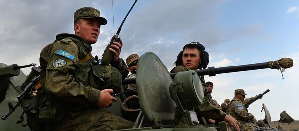 Миротворцы Минобороны России на совместных учениях миротворческих сил ОДКБ, архивное фото - Sputnik Таджикистан