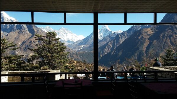 Вид на гору Эверест из отеля в Непале - Sputnik Таджикистан