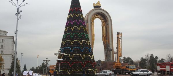 Елка в Душанбе - Sputnik Тоҷикистон