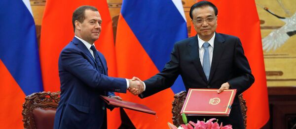 Официальный визит премьер-министра РФ Д. Медведева в КНР - Sputnik Таджикистан