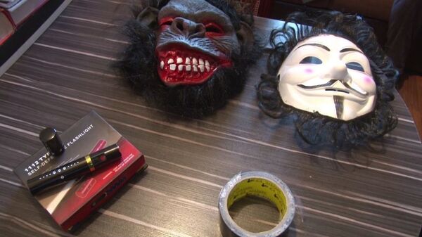 Дуздӣ бо ниқоб ва электрошок дар Душанбе:  донишҷӯ ғорат ҳам карду латукӯб ҳам - Sputnik Тоҷикистон