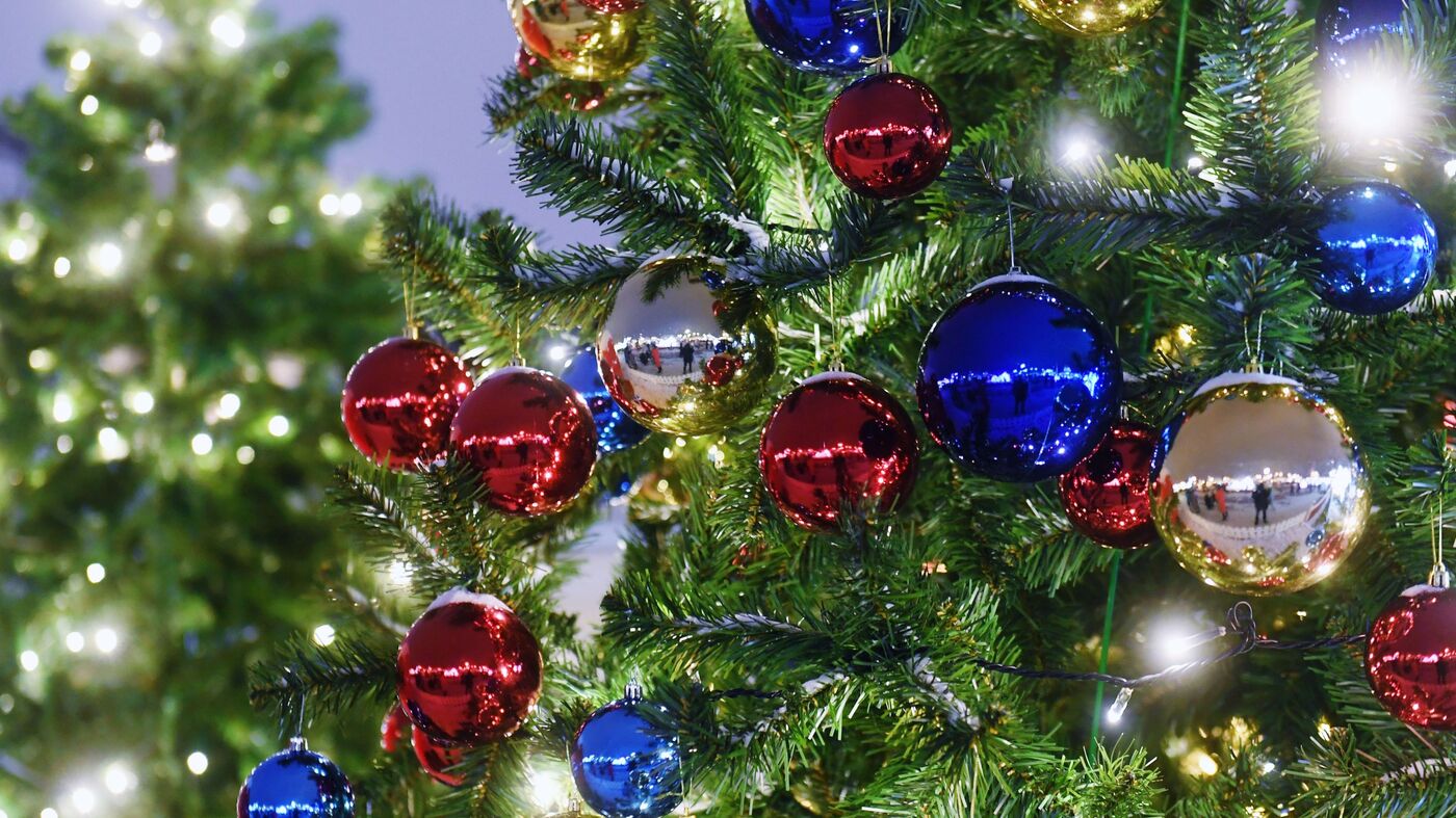 Как украсить елку на Новый год отлитую из алюминия