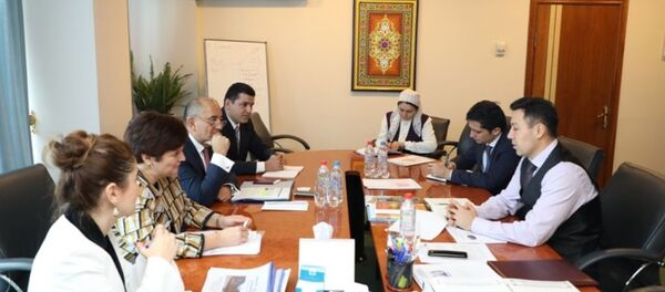 Первый зампред Нацбанка Таджикистана Джамолиддин Нуралиев провел встречу с представителями ЕБРР  - Sputnik Тоҷикистон